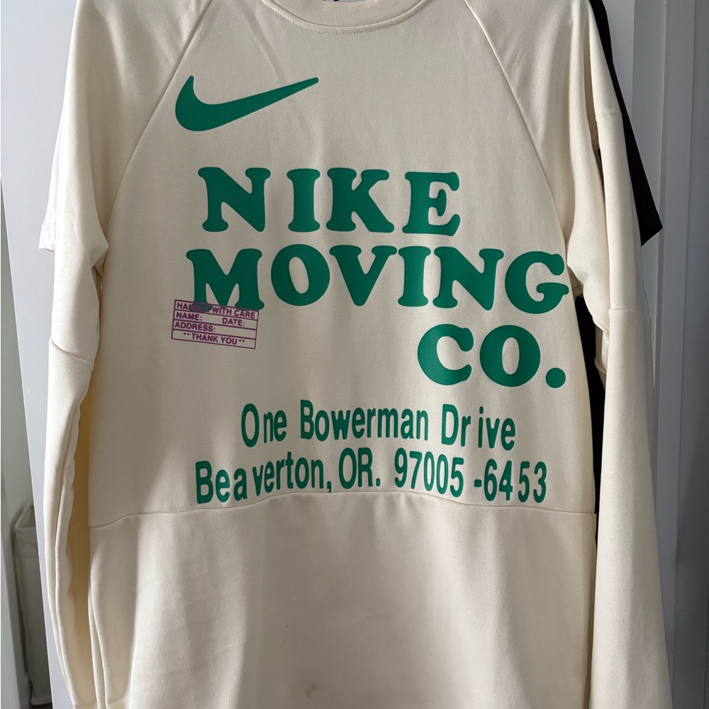 Nike Dri-FIT Moving Co. Men's Long-Sleeve Crewneck